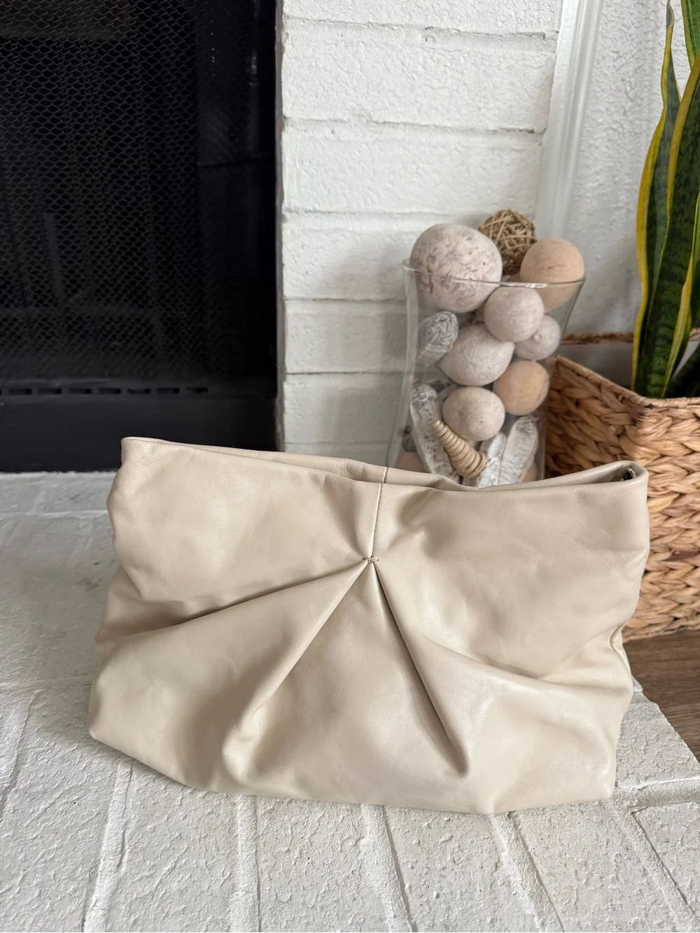 Reformation sleek fold